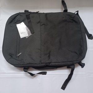 Black 45L (11.8 Gal) Travel bag.